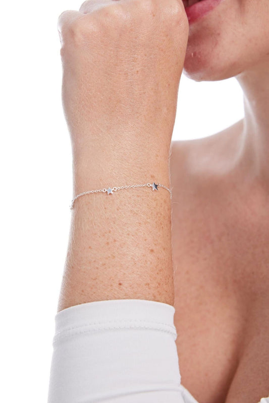 sterling-silver-stars-bracelet-model-wrist