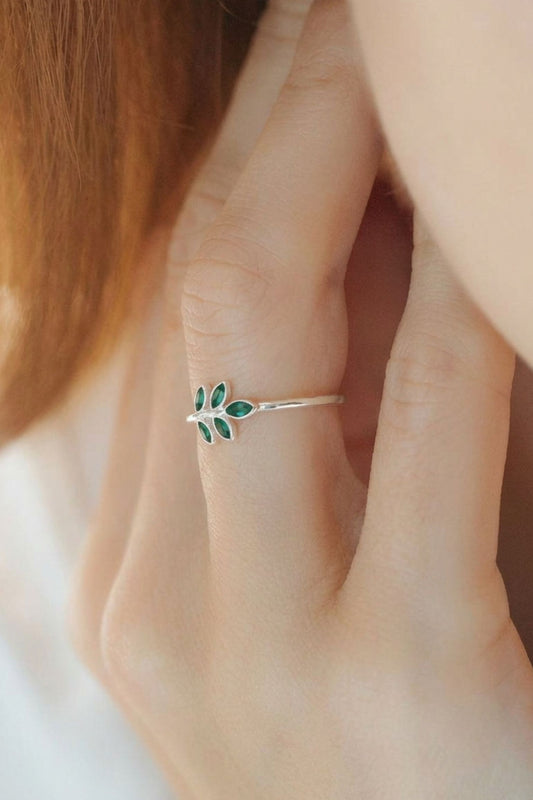Sterling Silver Leaf Ring in Silver/Green