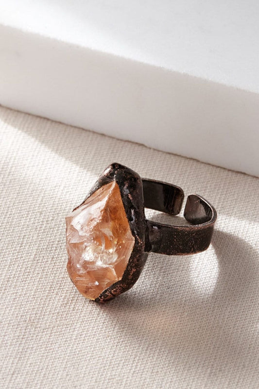 rough-cut-citrine-gemstone-ring-closeup