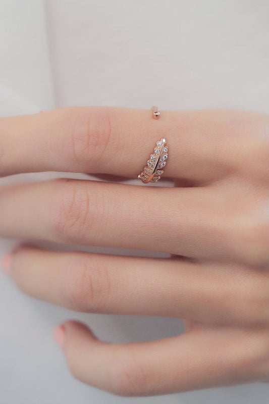 sterling-silver-leaf-ring-in-silver-model-finger
