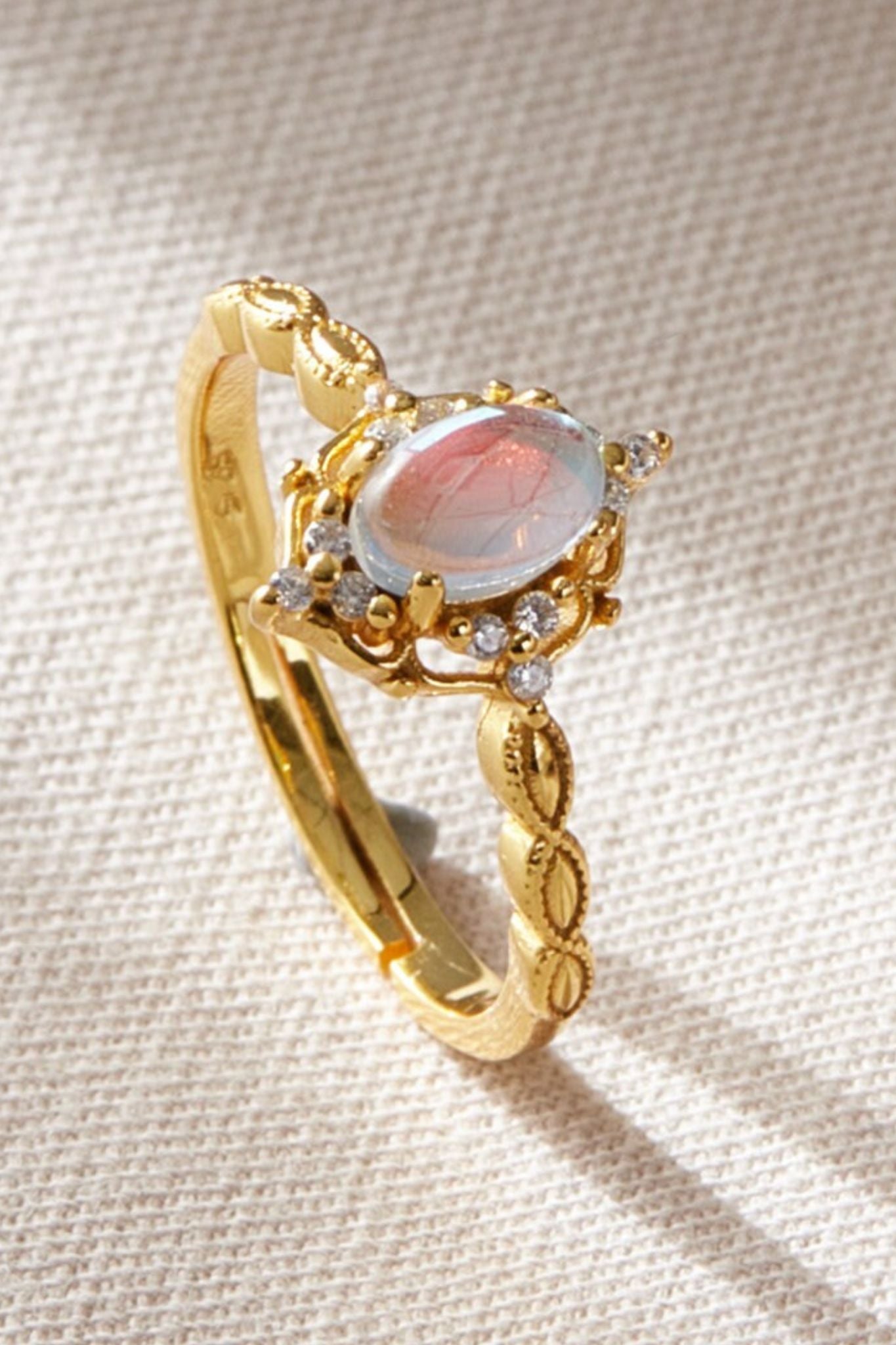 sterling-silver-moonstone-ring-closeup-details