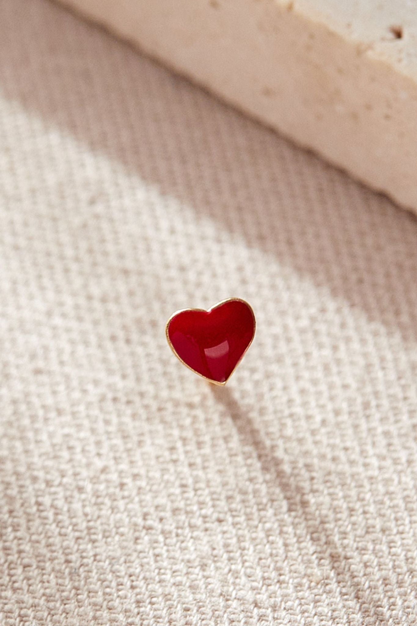 sterling-silver-red-heart-studs-4mm-closeup