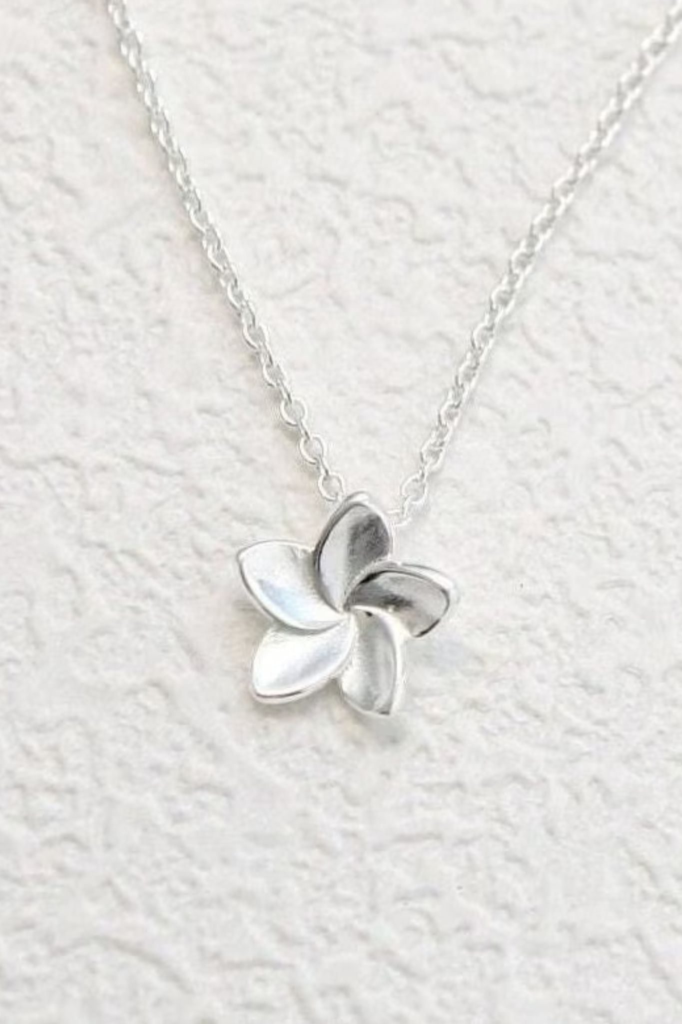 sterling-silver-flower-necklace-1-closeup