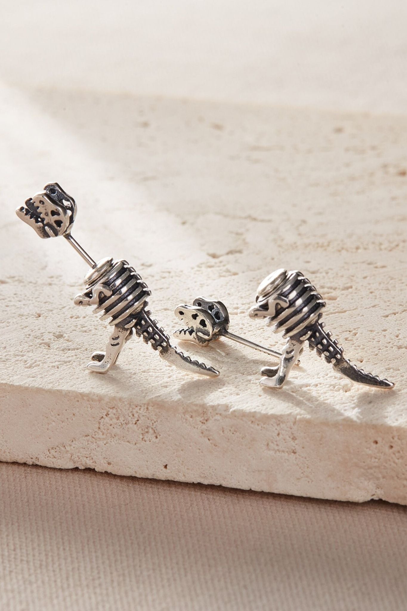 sterling-silver-t-rex-ear-jacket-closeup