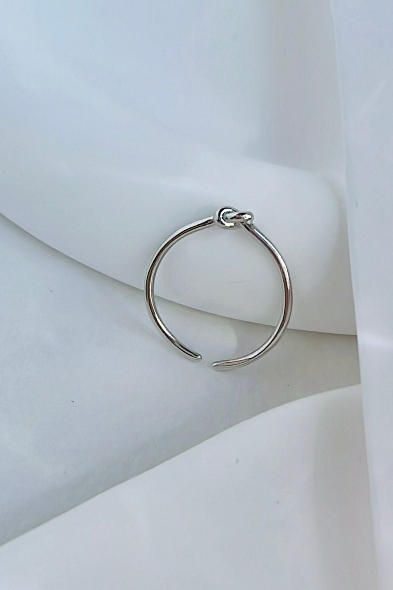 sterling-silver-adjustable-knot-ring-closeup