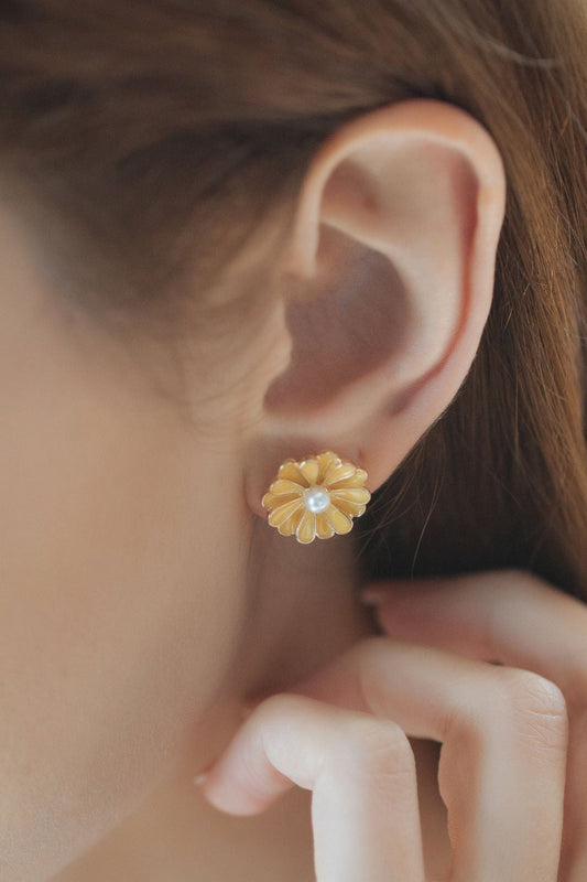 bee-flower-mismatched-studs-model