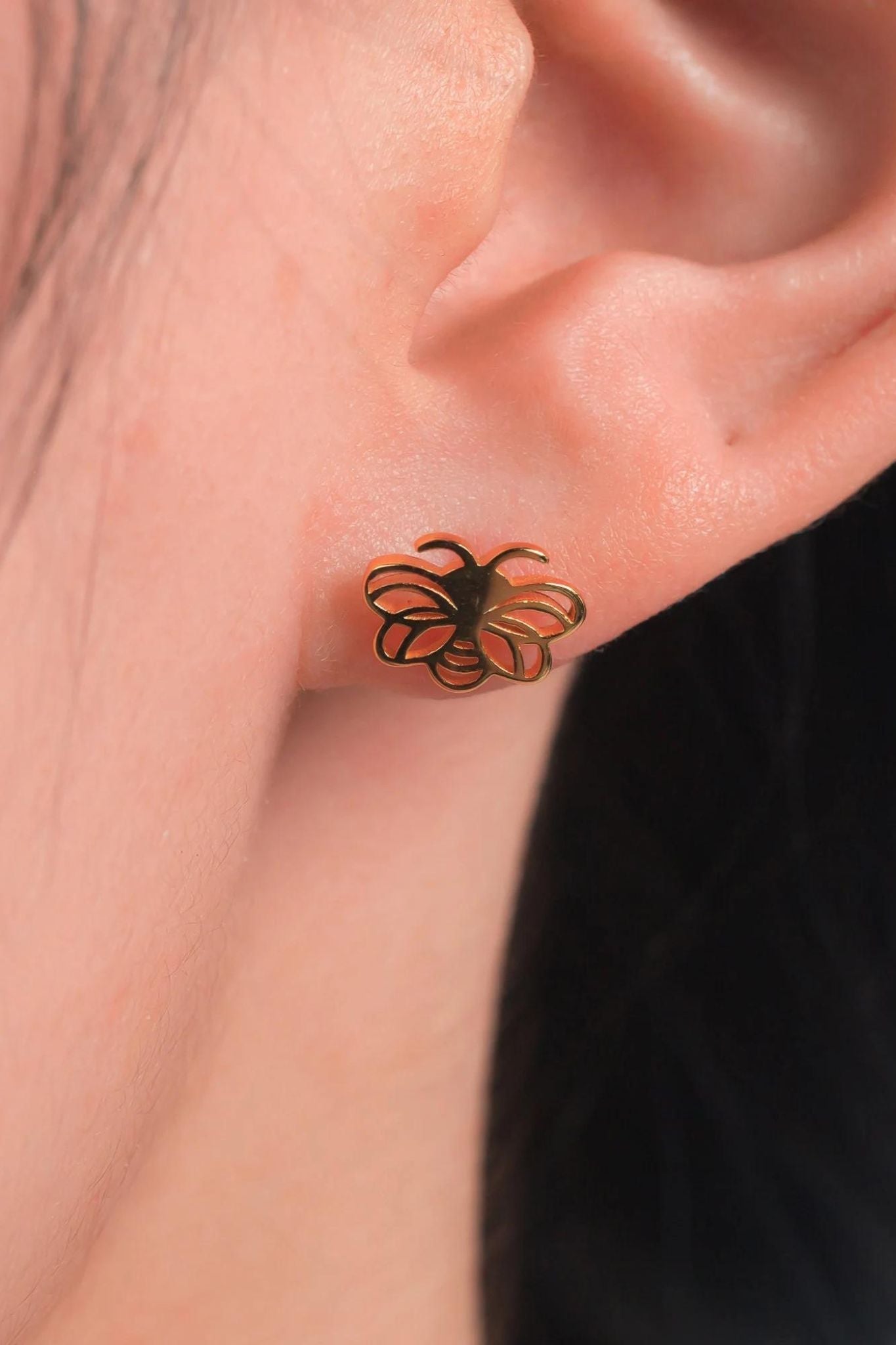 sterling-silver-busy-bee-studs-in-gold-model