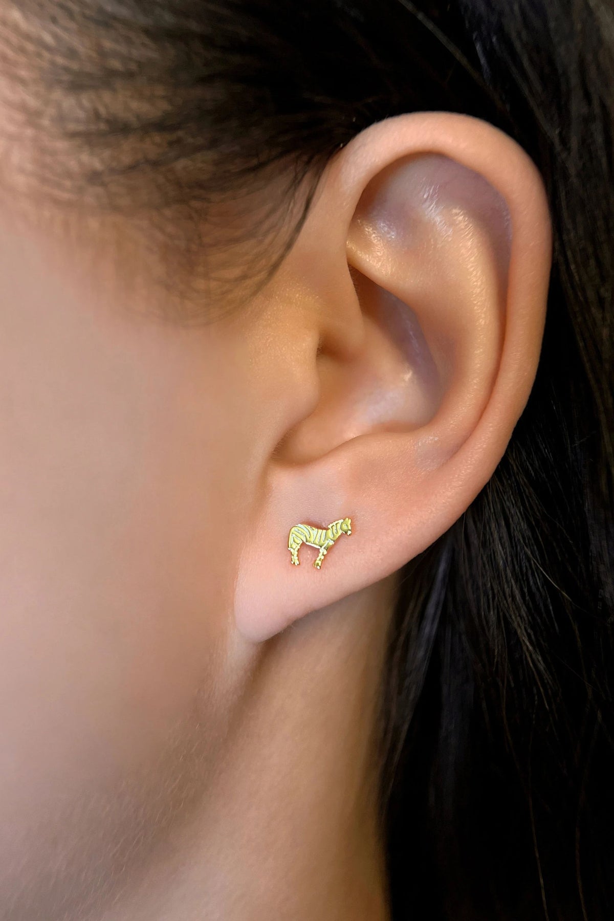 sterling-silver-zebra-studs-in-gold-model