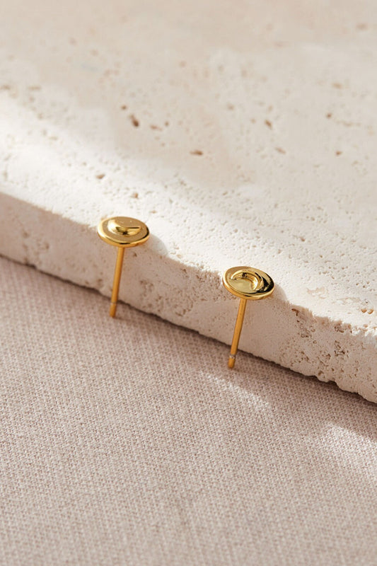 sterling-silver-round-moon-studs-6mm-in-gold-crescent