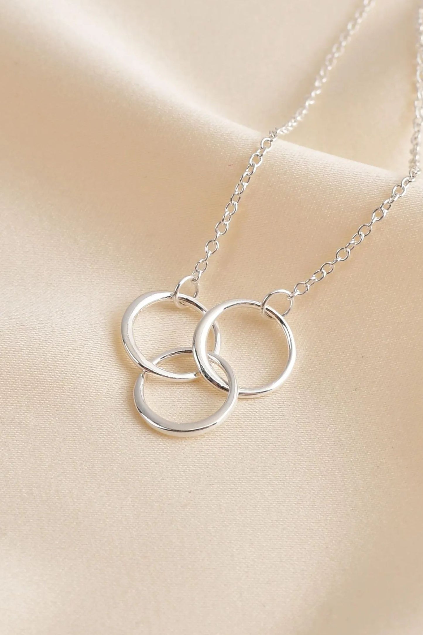 sterling-silver-three-circles-bracelet-30th-closeup