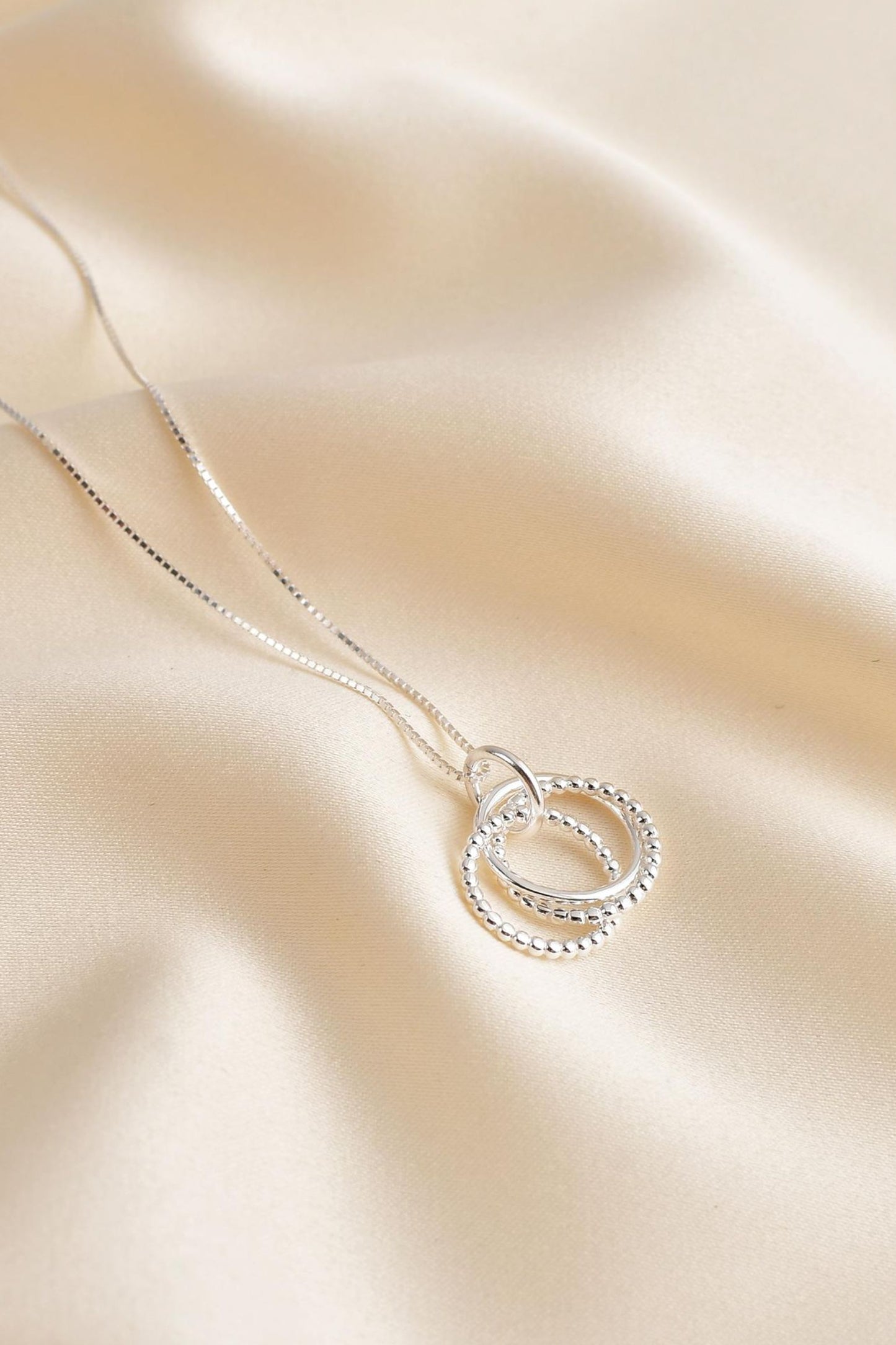 sterling-silver-three-rings-dotted-necklace-pendant