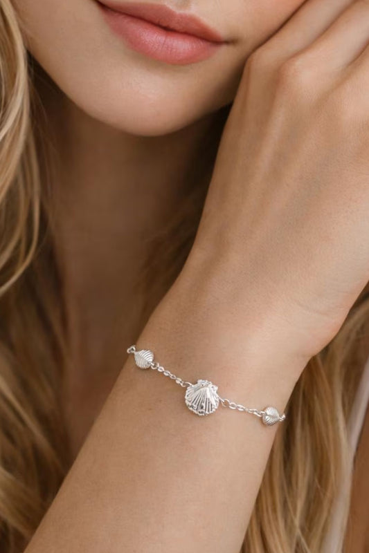 sterling-silver-seashell-bracelet-model