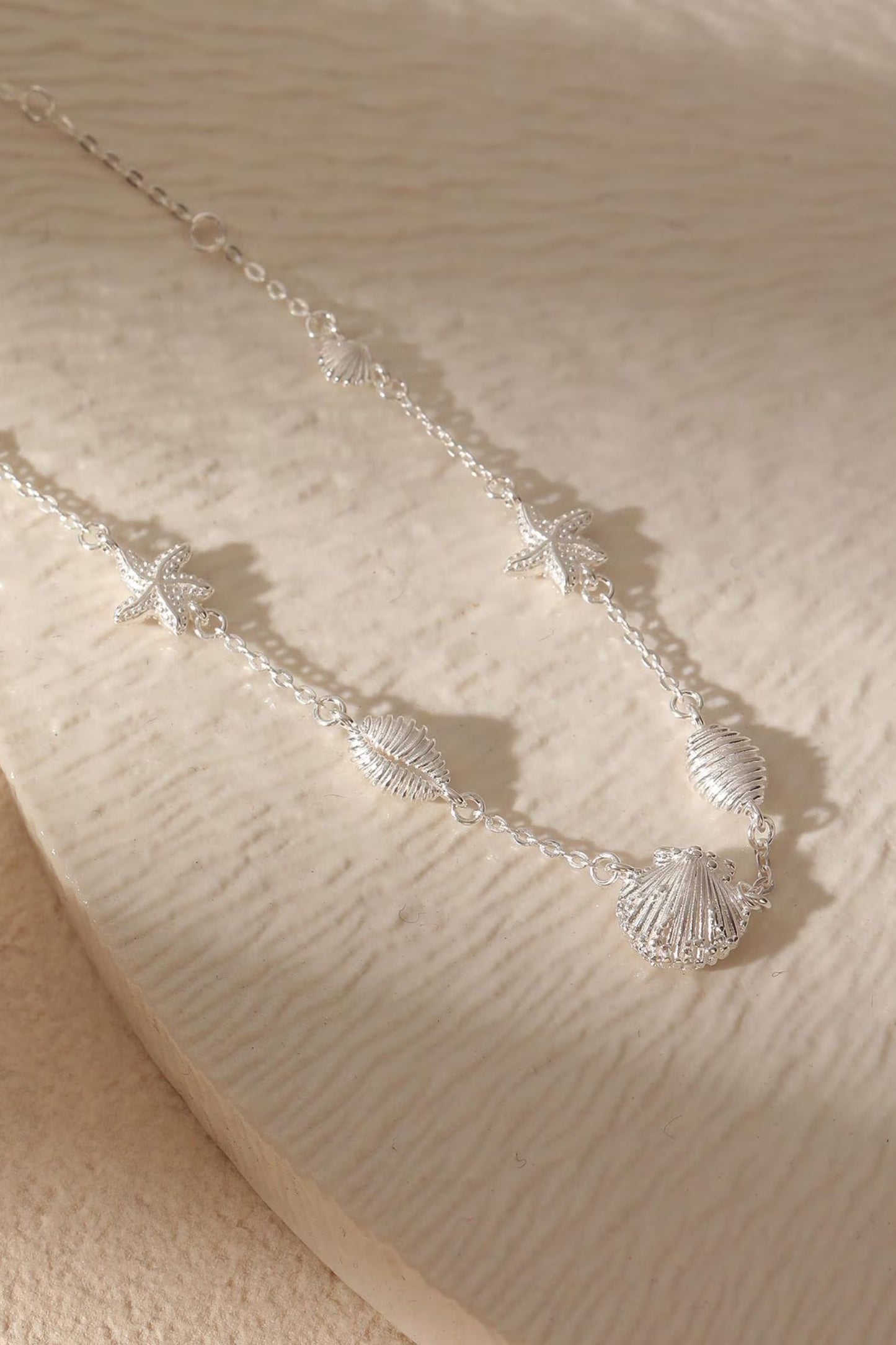 sterling-silver-seashell-bracelet-closeup