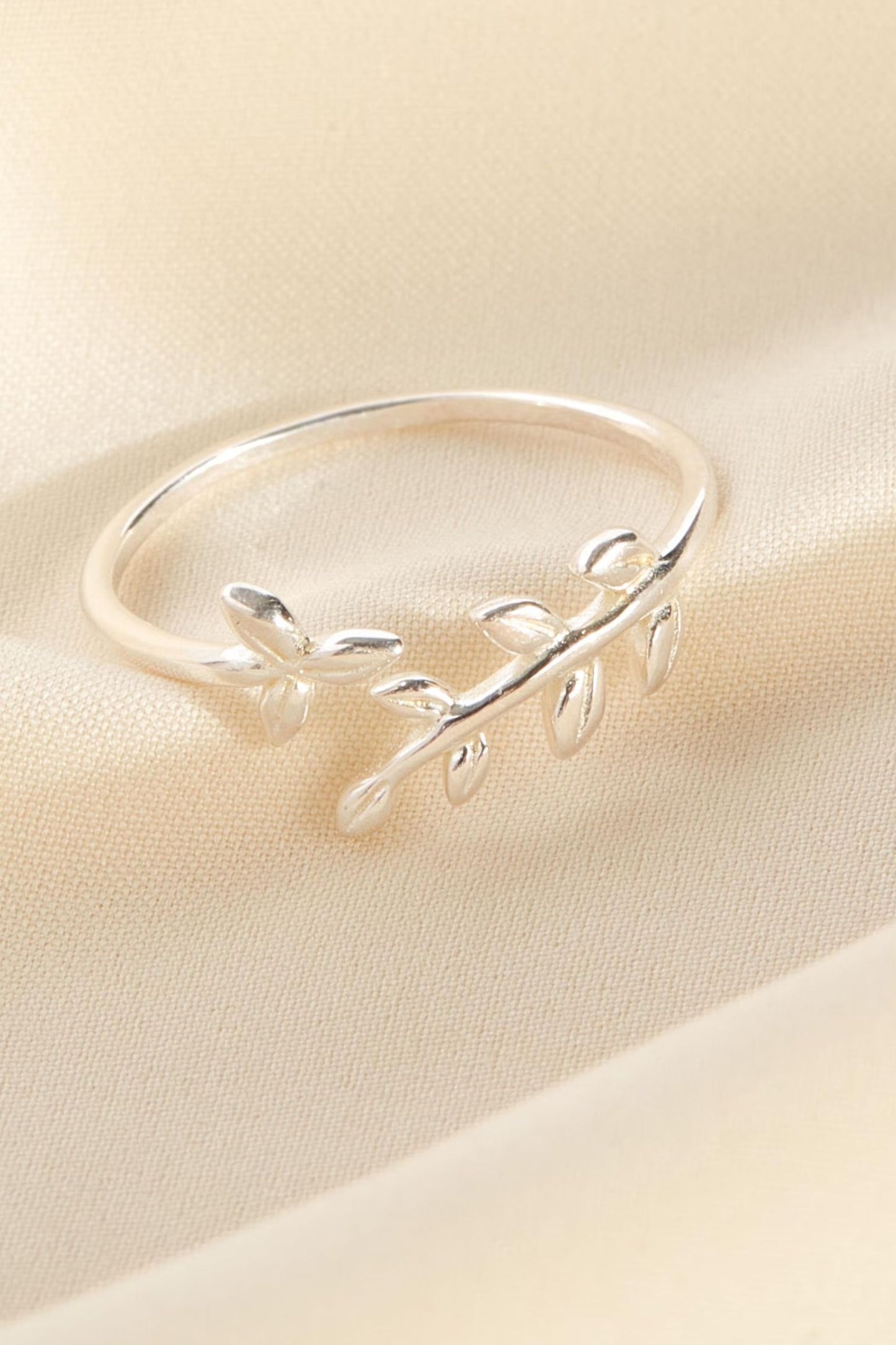sterling-silver-olive-leaf-ring-in-silver-closeup