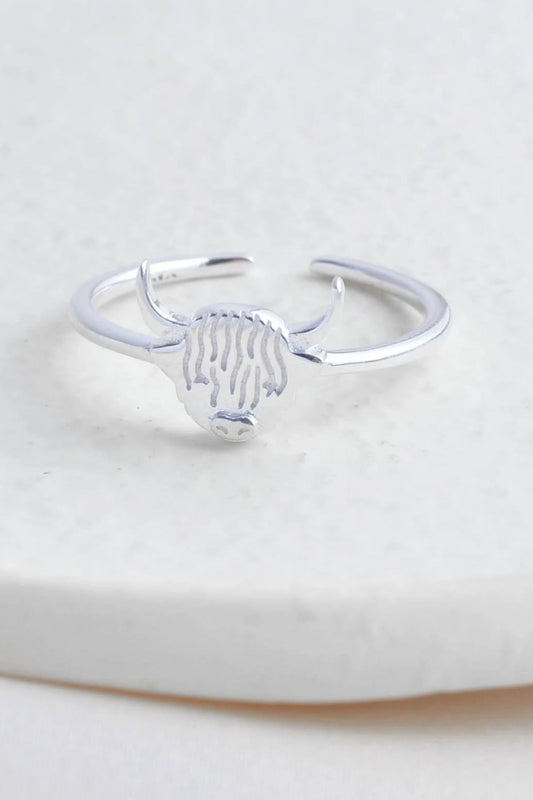 sterling-silver-highland-cow-ring-closeup