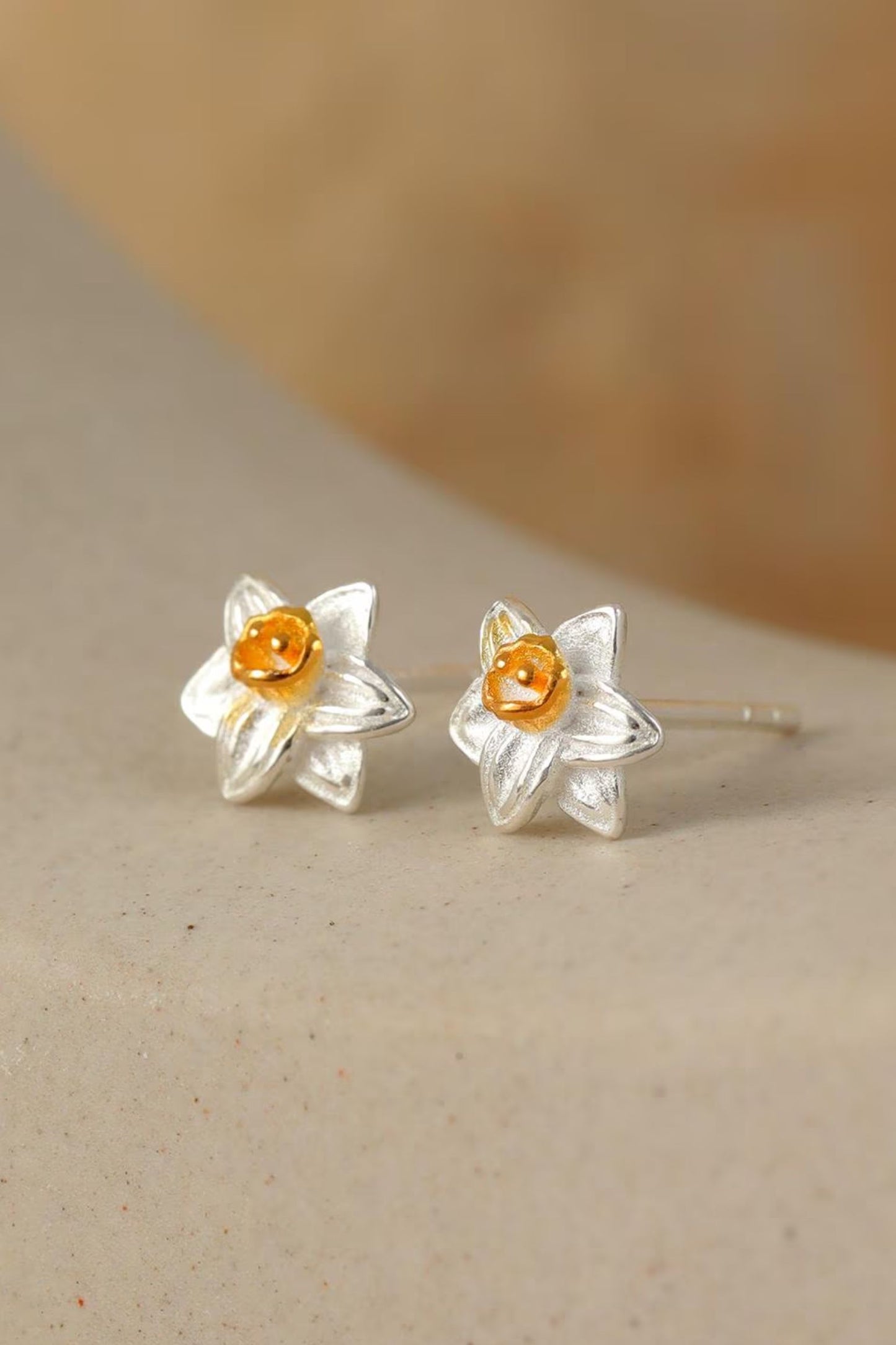 sterling-silver-daffodil-floral-studs-mum-flowers