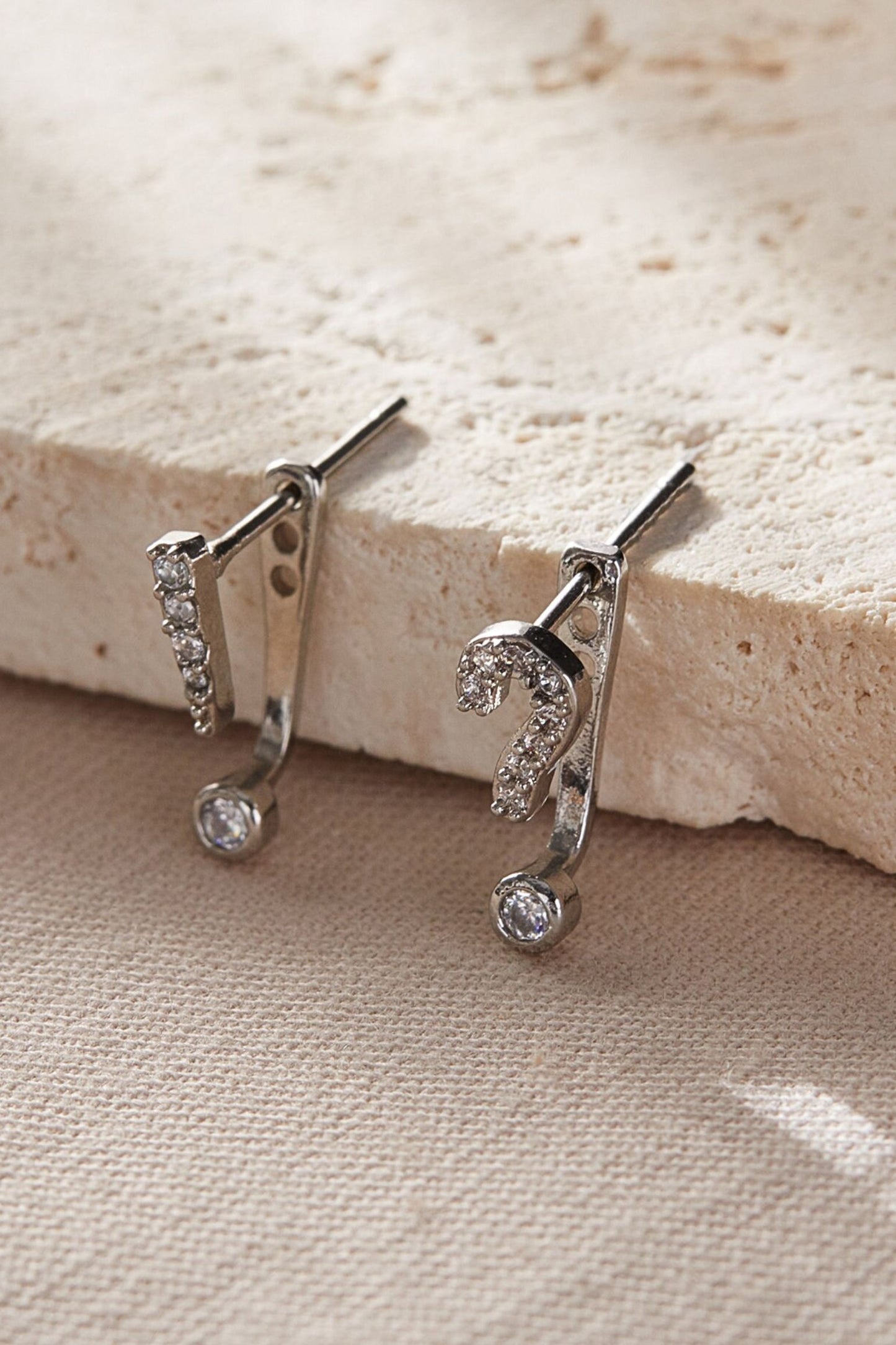 exclamation-question-mark-cz-ear-jacket-in-silver