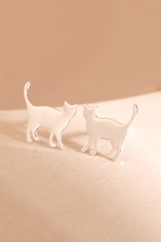 sterling-silver-cute-cat-studs-in-silver-closeup