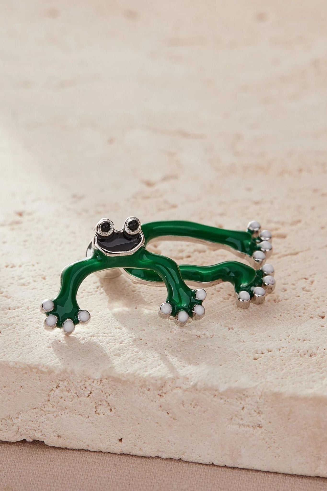 green-frog-ear-jacket-closeup-flat