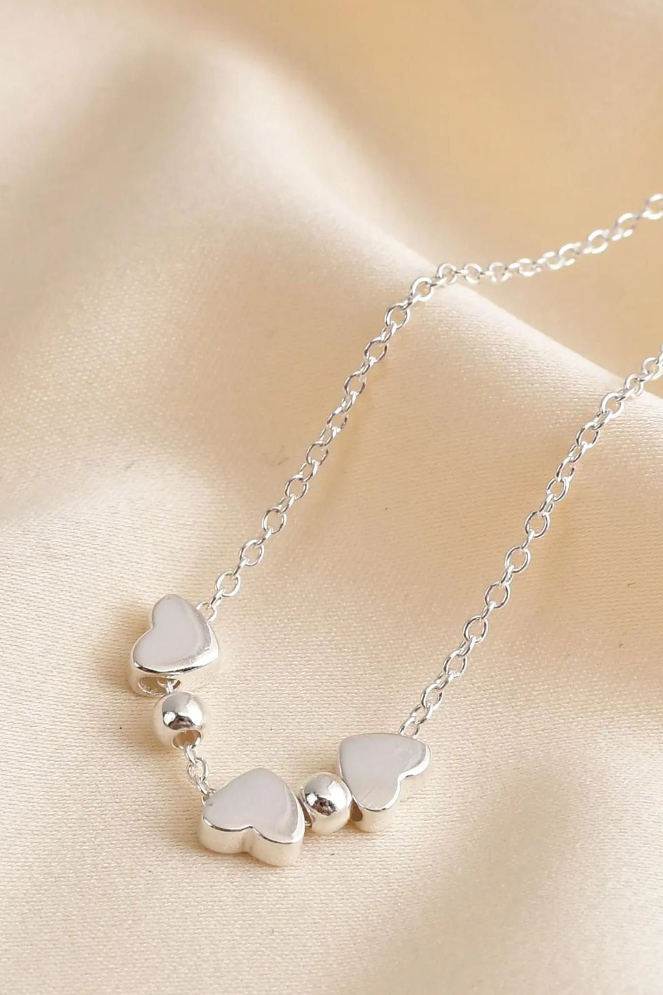 sterling-silver-love-hearts-bracelet-bestie-closeup