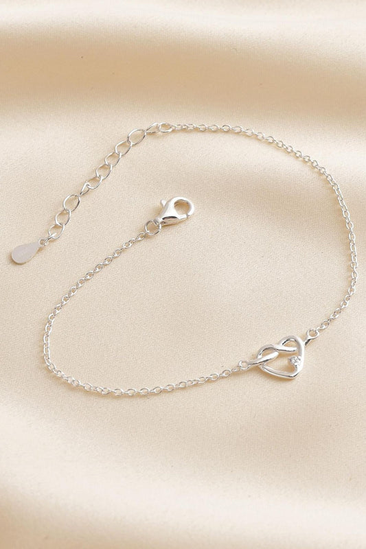 sterling-silver-love-knot-bracelet-thank-you-mum-lying-flat