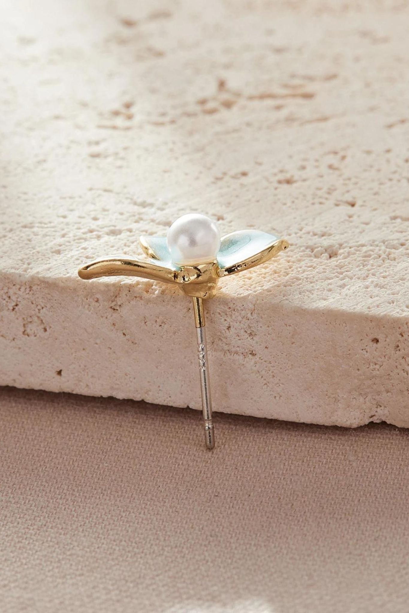blue-lily-flower-stud-earrings-s925-stem