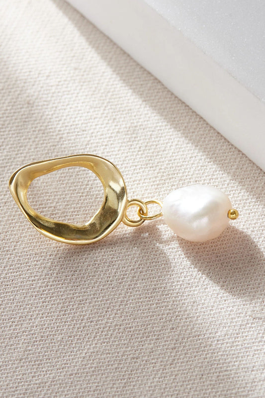 sterling-silver-baroque-pearl-drop-earrings-in-gold-closeup
