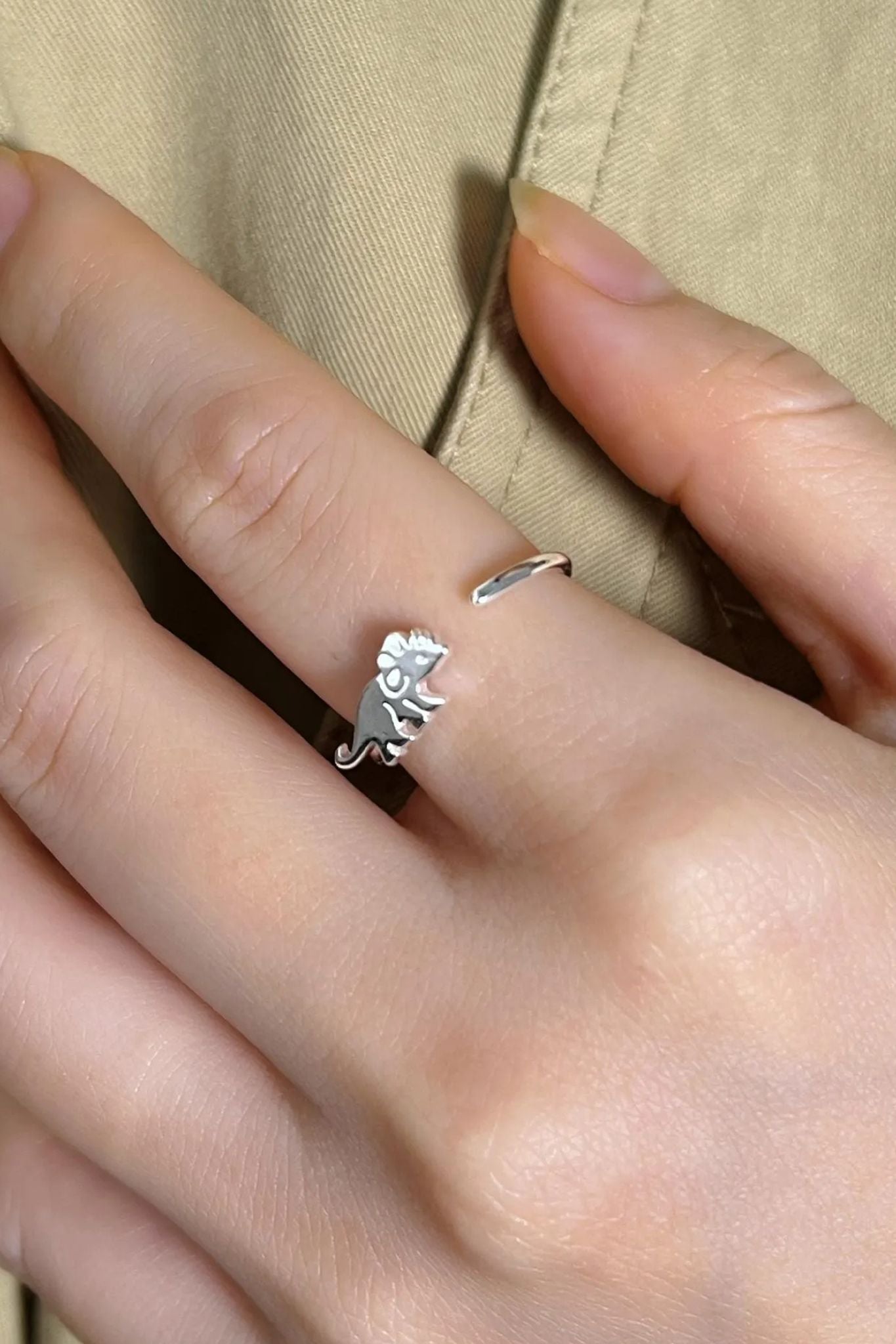 sterling-silver-triceratops-dinosaur-ring-model
