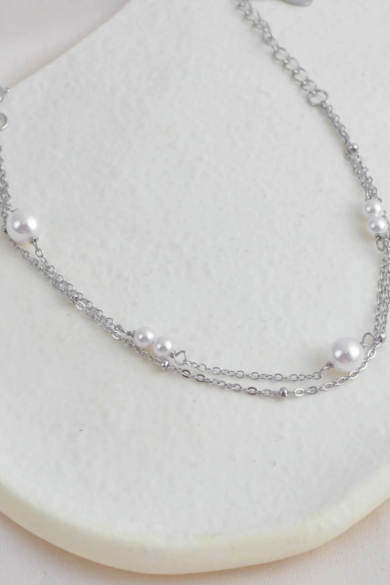 sterling-silver-pearl-double-chain-bracelet-closeup