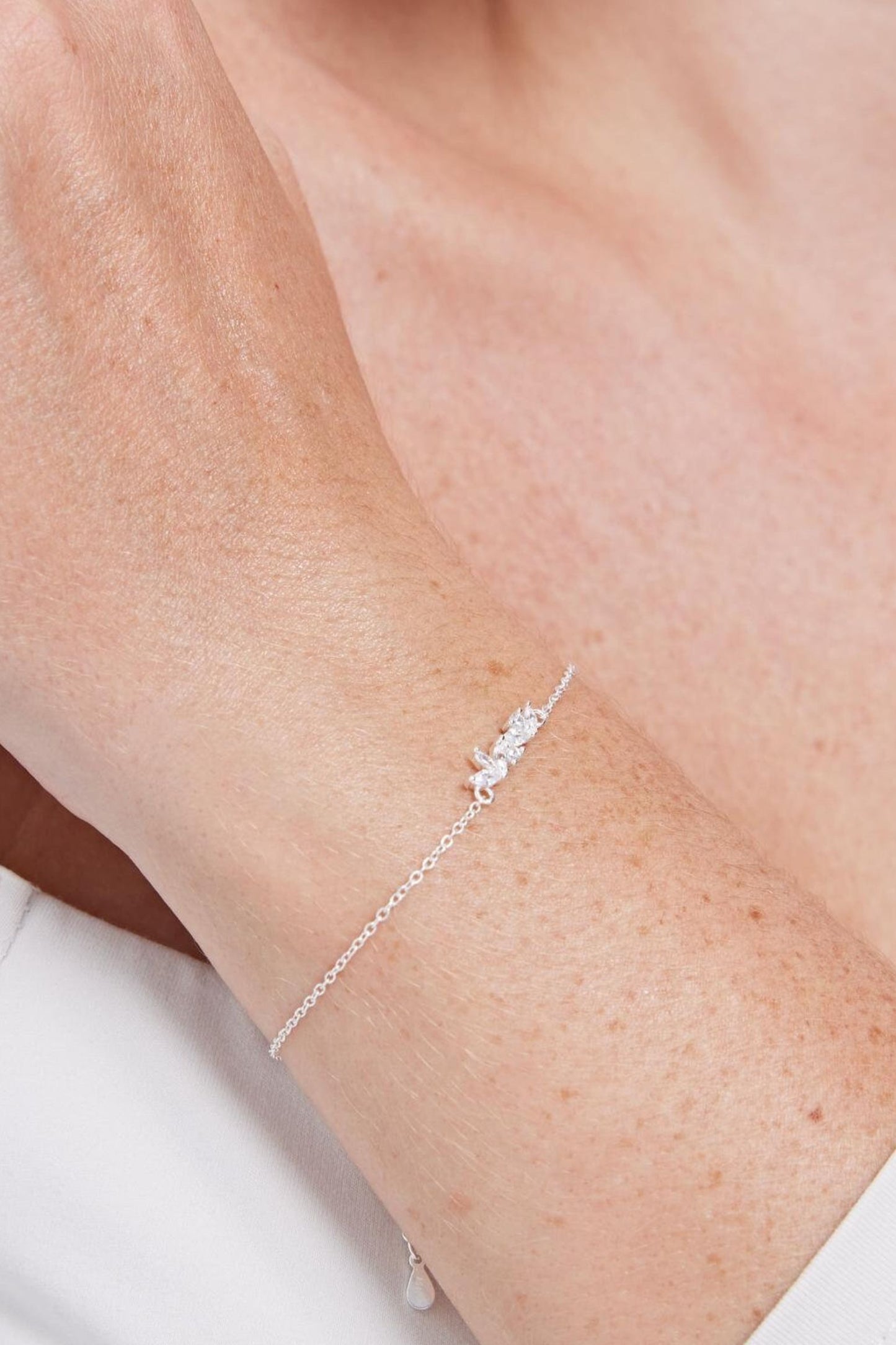 sterling-silver-cz-leaf-cluster-bracelet-model