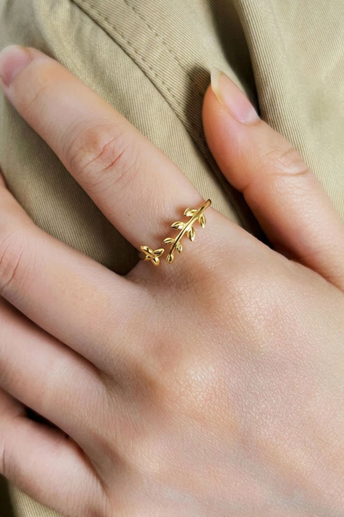 sterling-silver-olive-leaf-ring-in-gold-model