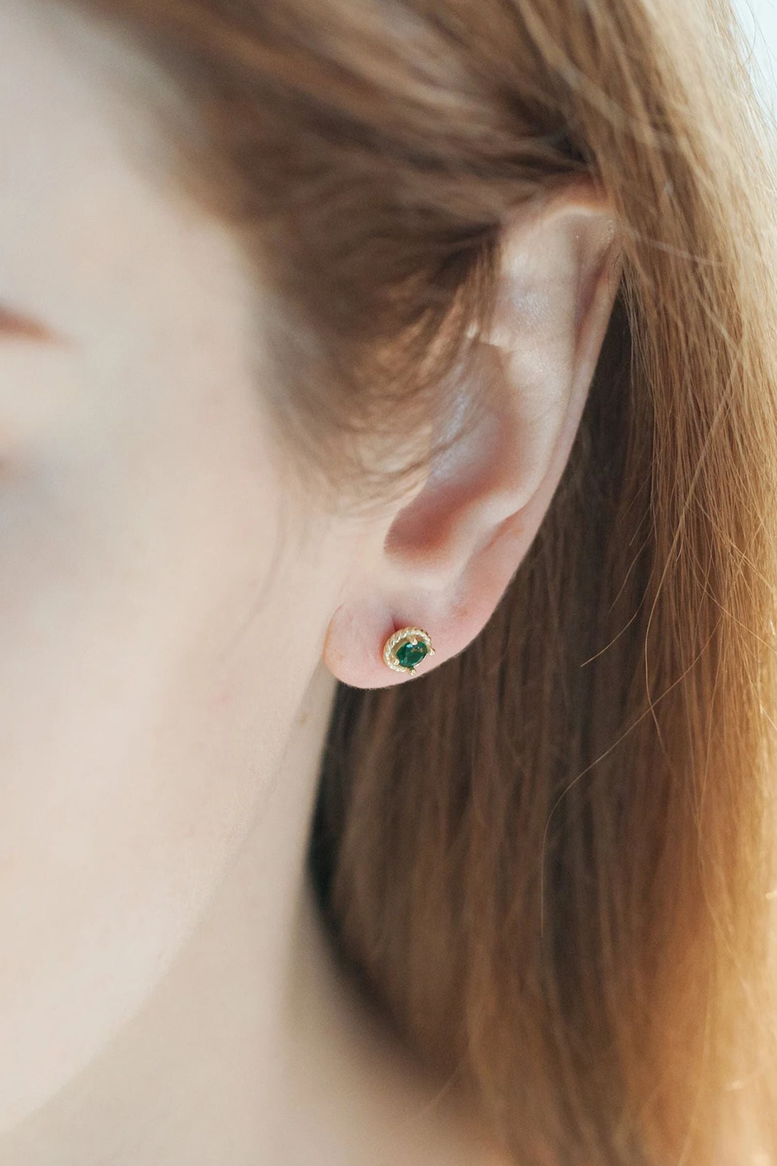 sterling-silver-round-emerald-green-studs-in-gold-model