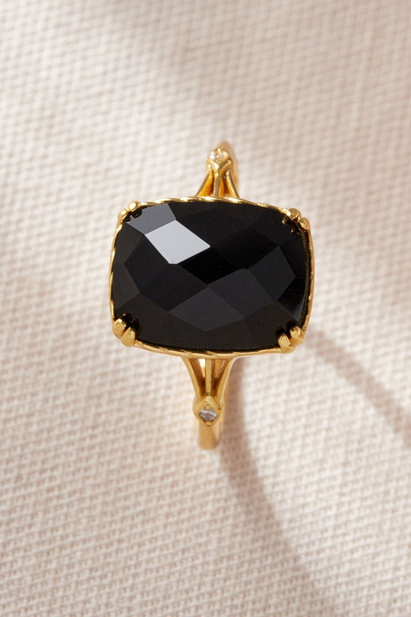 sterling-silver-black-zirconia-ring-closeup