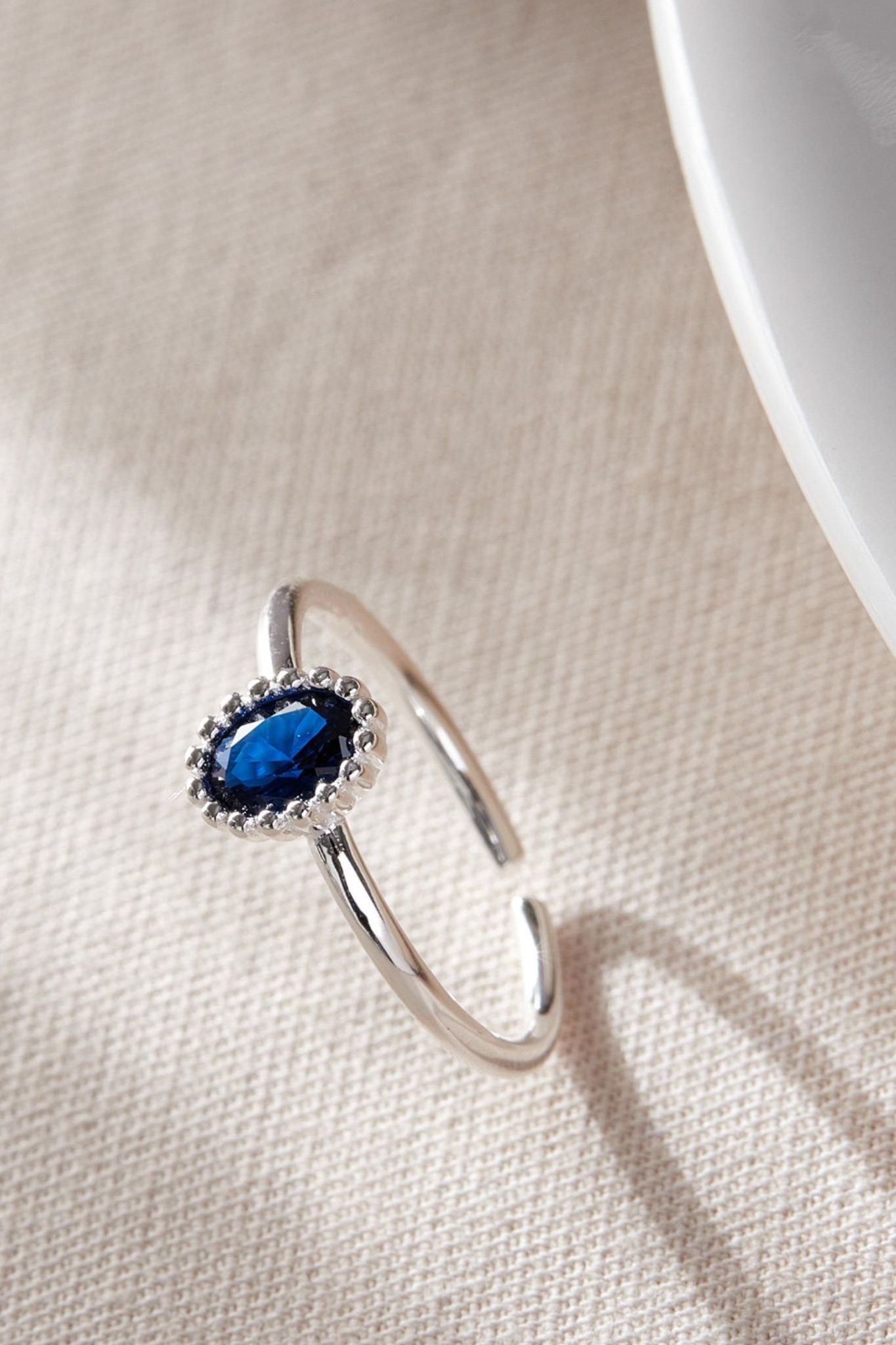 sterling-silver-blue-zirconia-ring-oval-stone