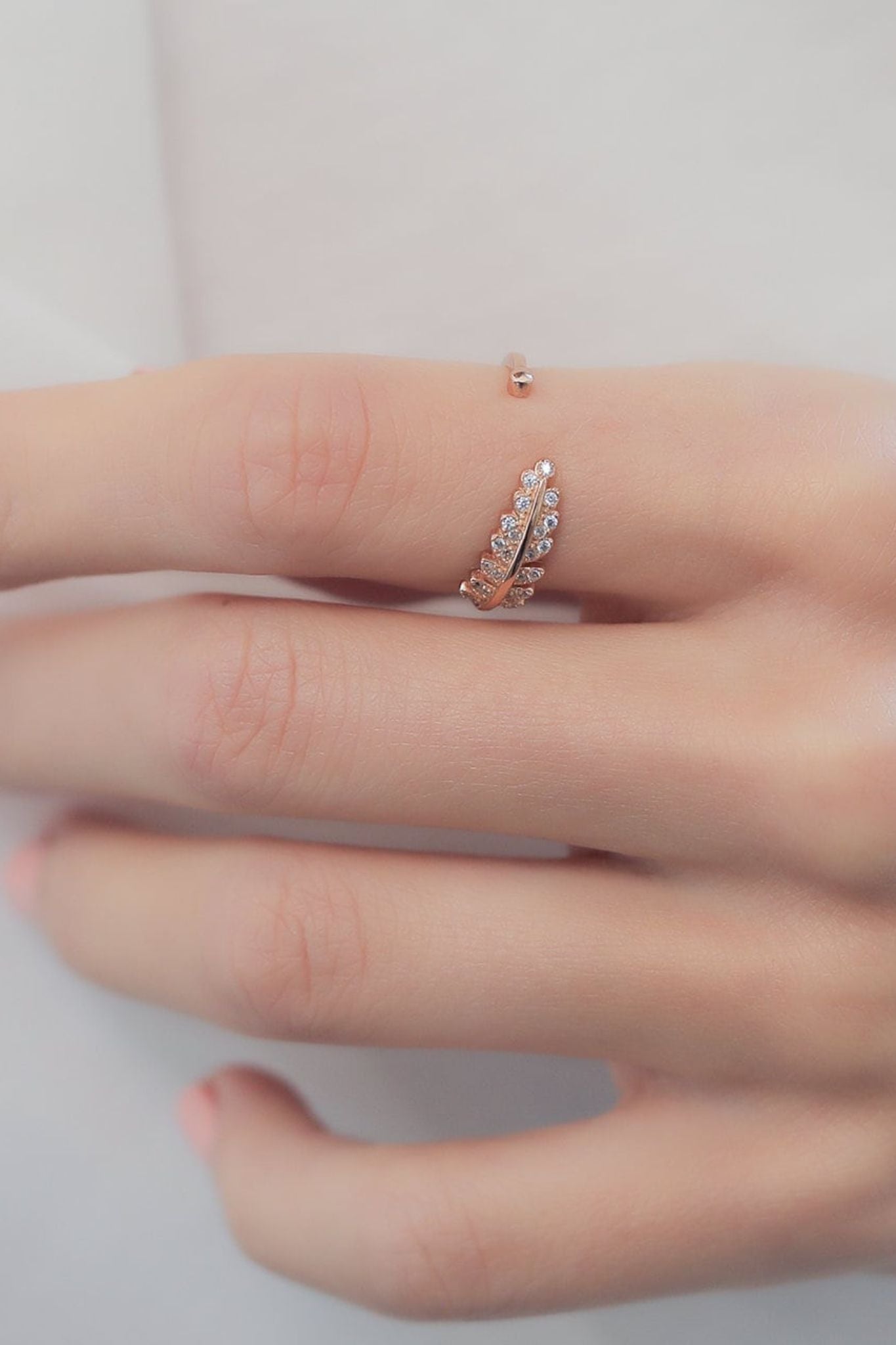 sterling-silver-leaf-ring-in-silver-model-finger