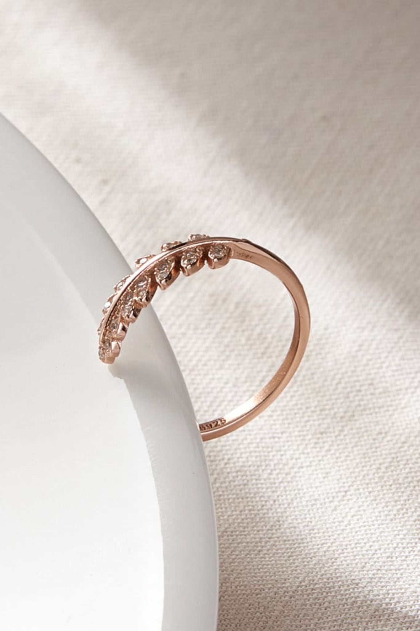 sterling-silver-leaf-ring-in-rose-gold-closeup