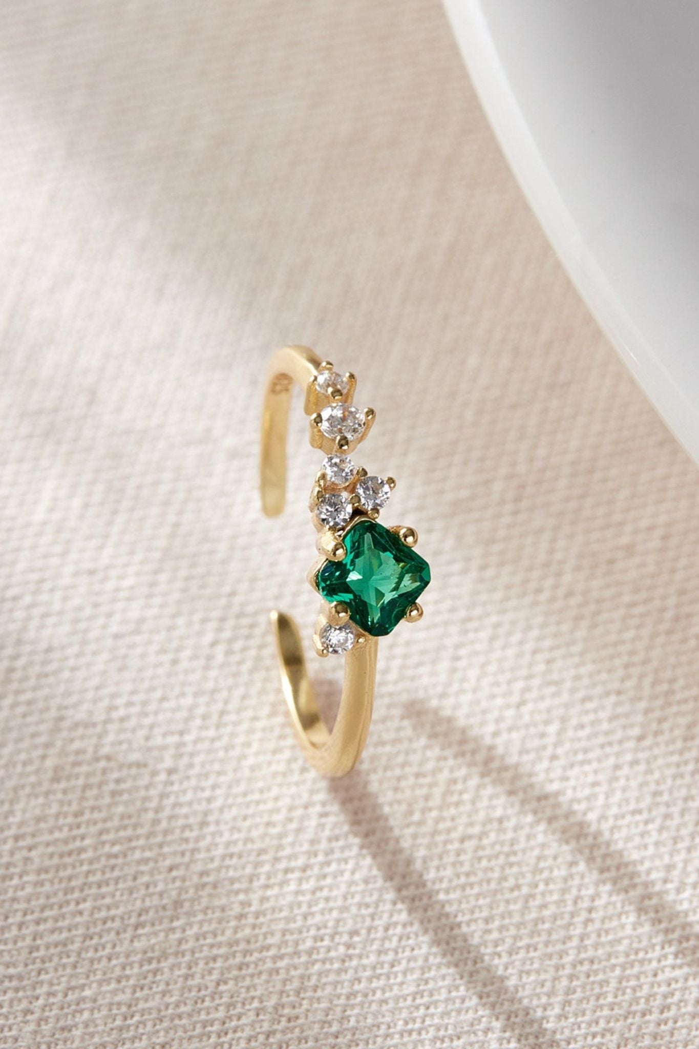 sterling-silver-cz-emerald-green-ring-sparkly