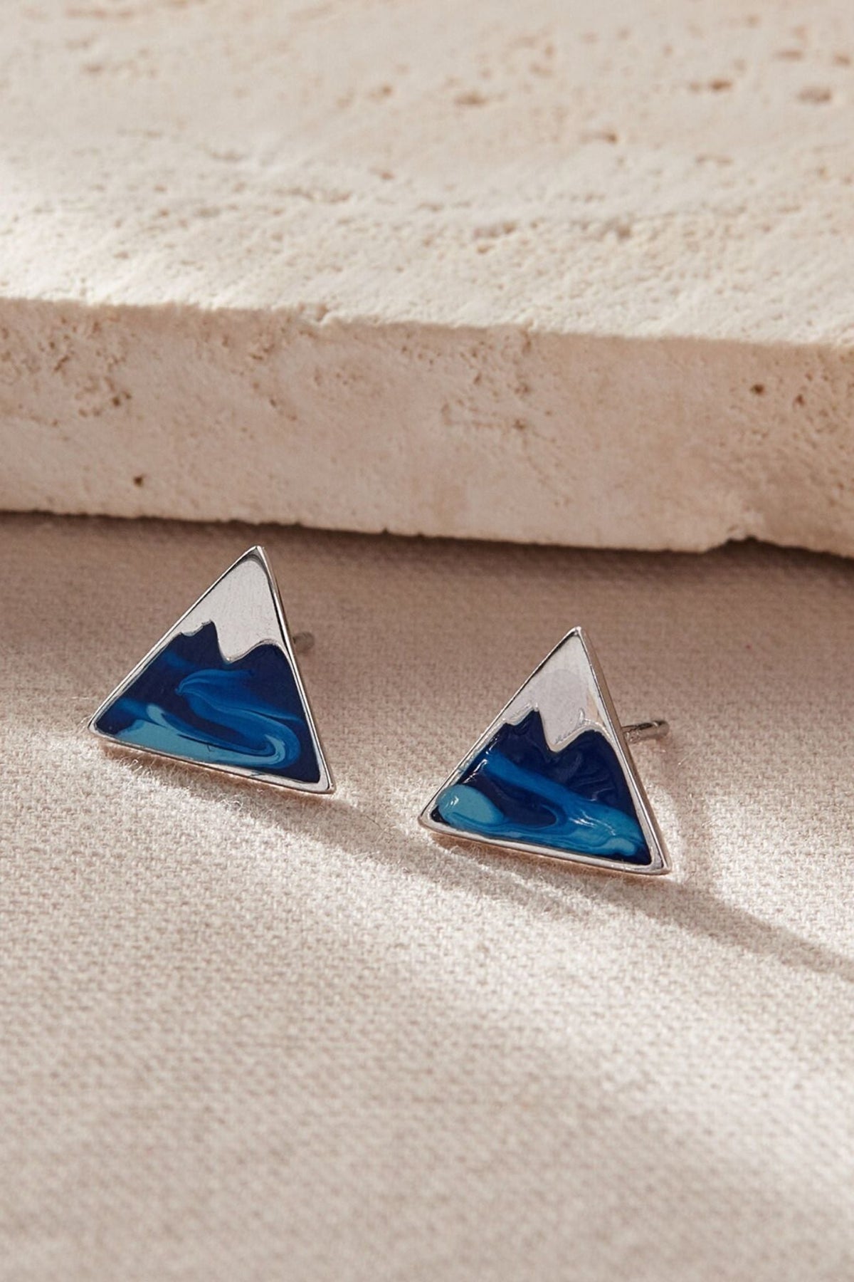 sterling-silver-blue-mountain-studs-closeup