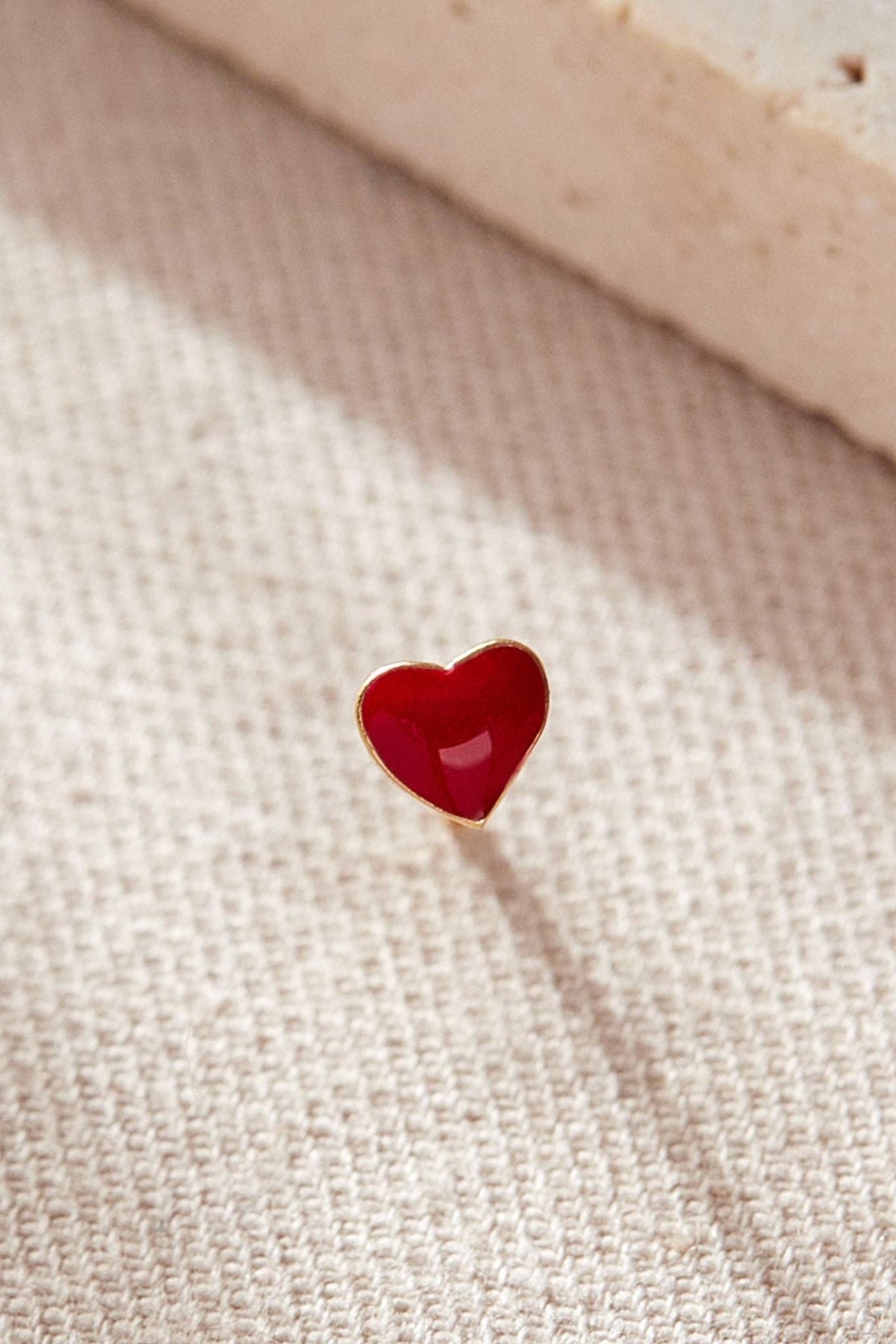 sterling-silver-red-heart-studs-4mm-closeup