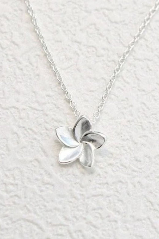 sterling-silver-flower-necklace-1-closeup