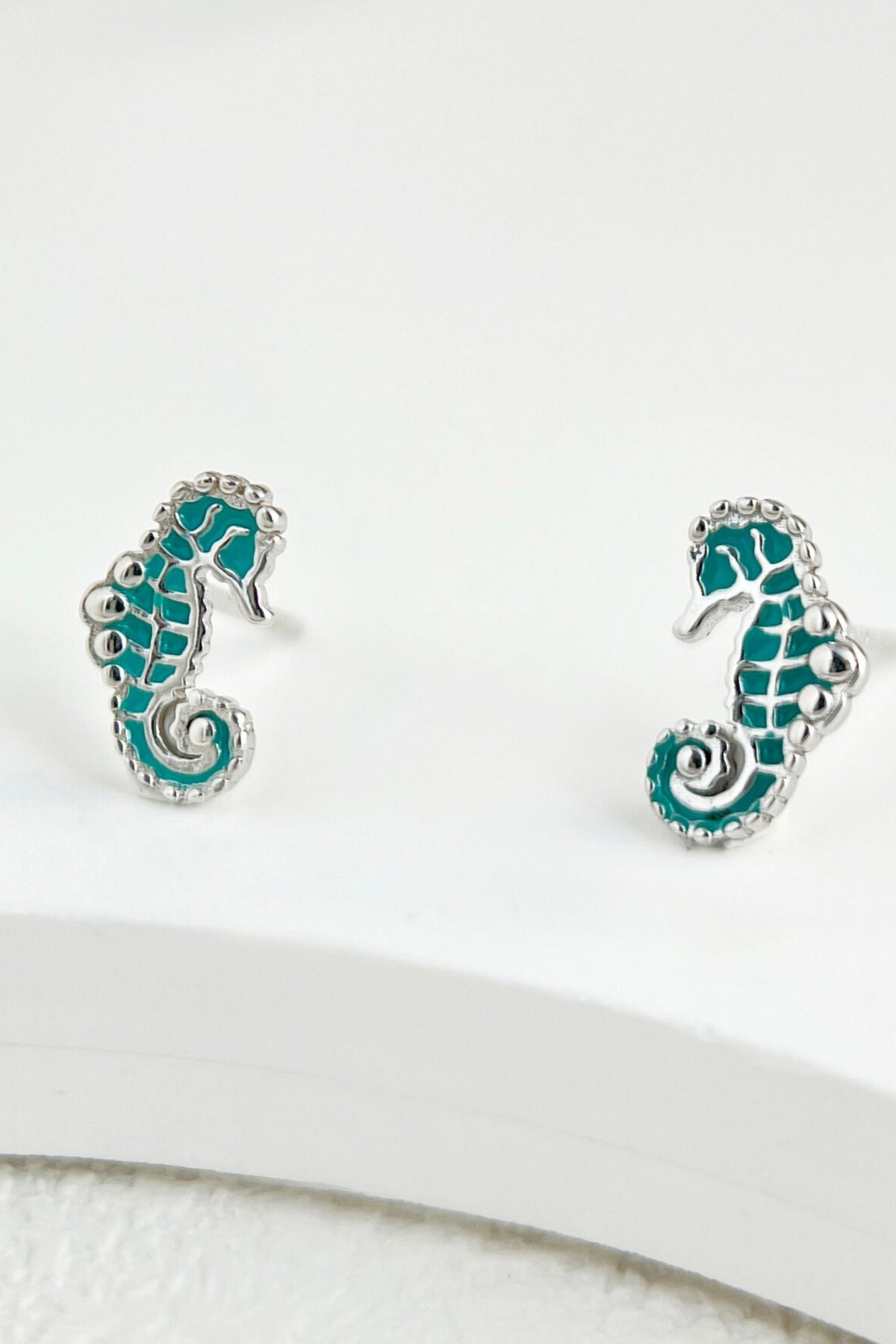 sterling-silver-seahorse-studs-in-silver