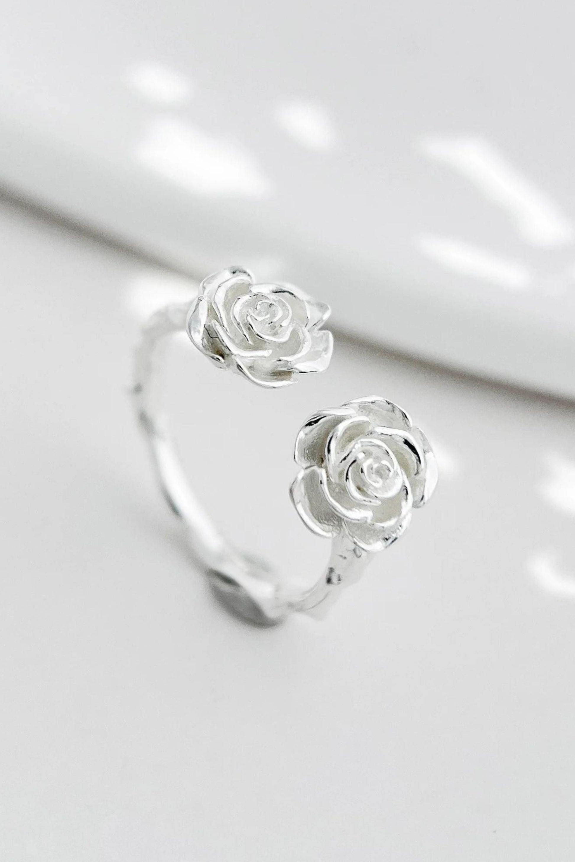 sterling-silver-rose-open-ring-closeup