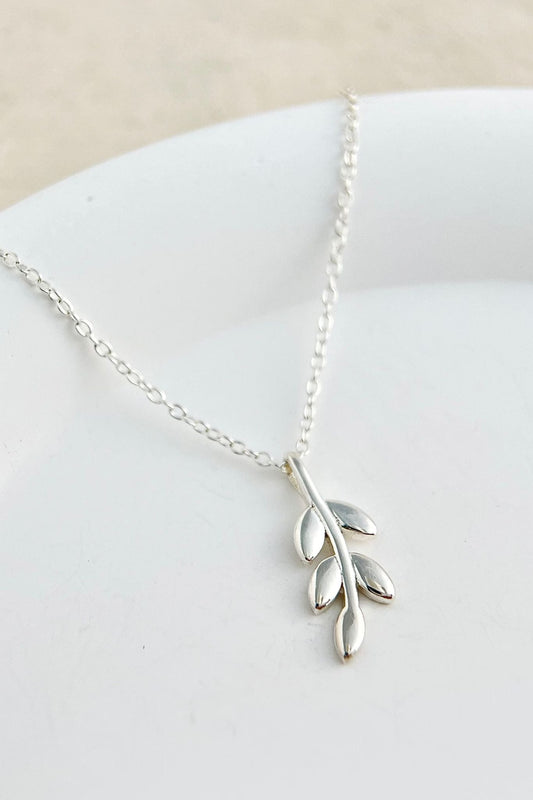 sterling-silver-vertical-olive-leaf-necklace-closeup