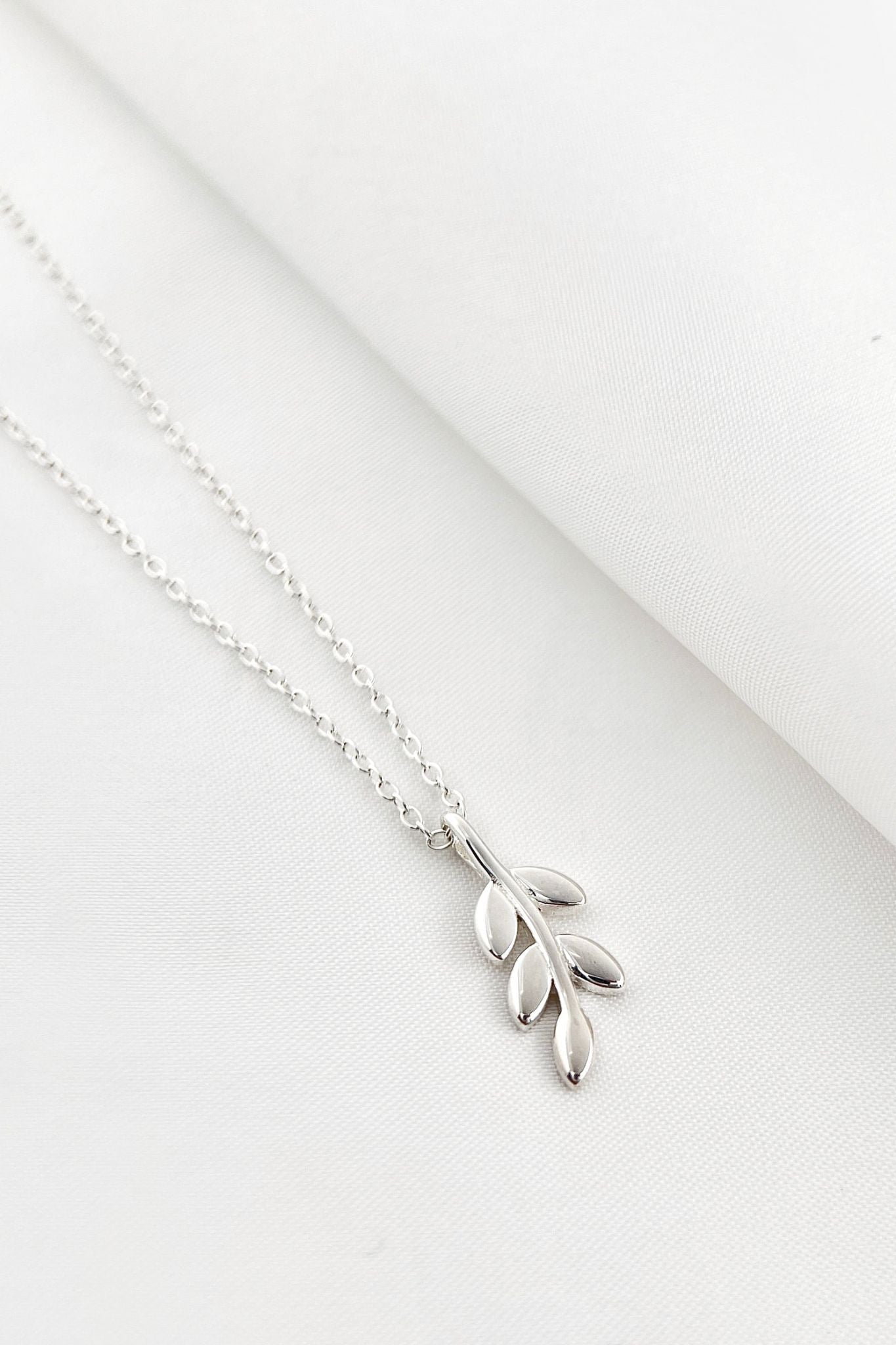sterling-silver-vertical-olive-leaf-necklace-pendant