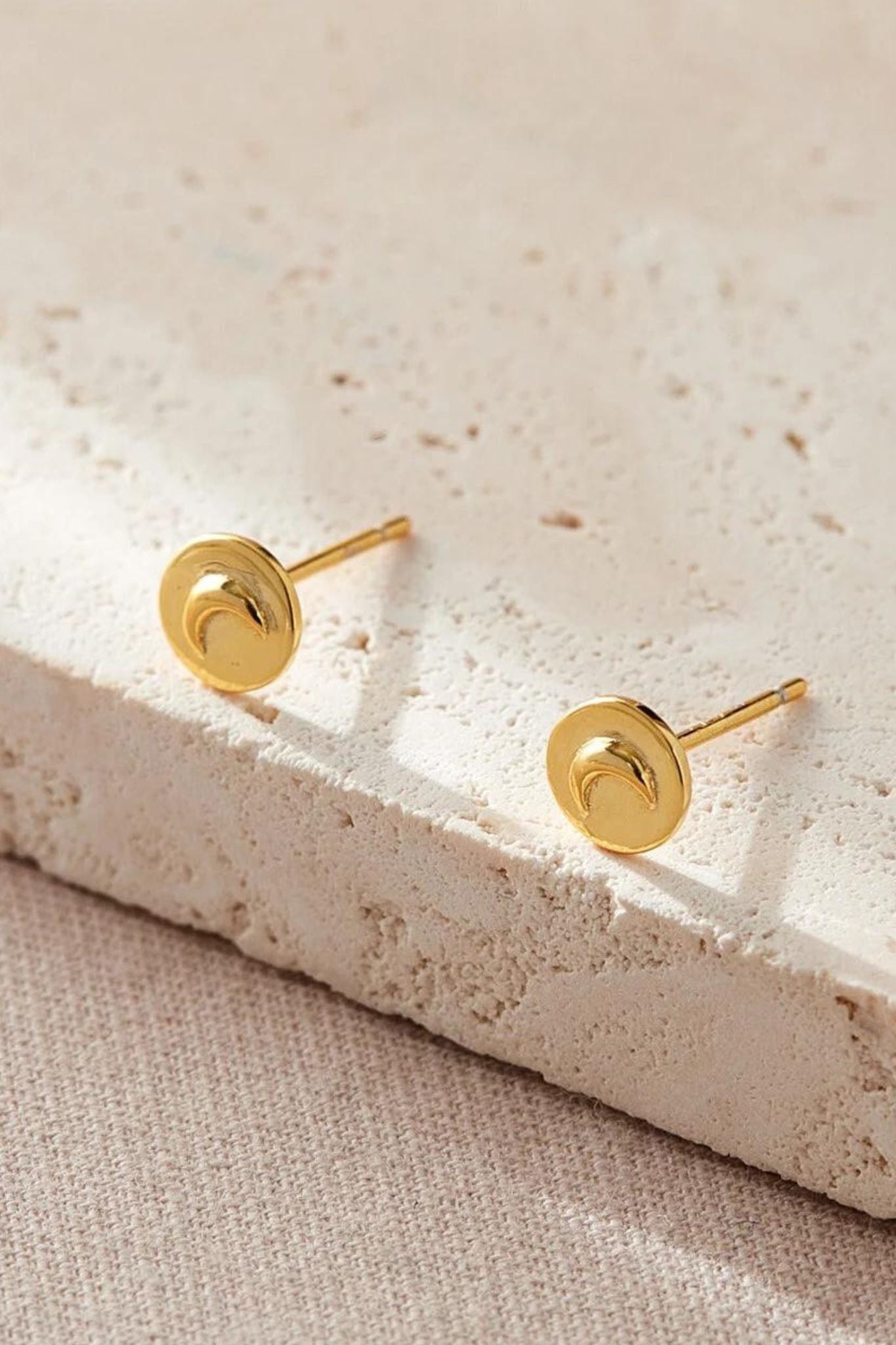 sterling-silver-round-moon-studs-6mm-in-gold