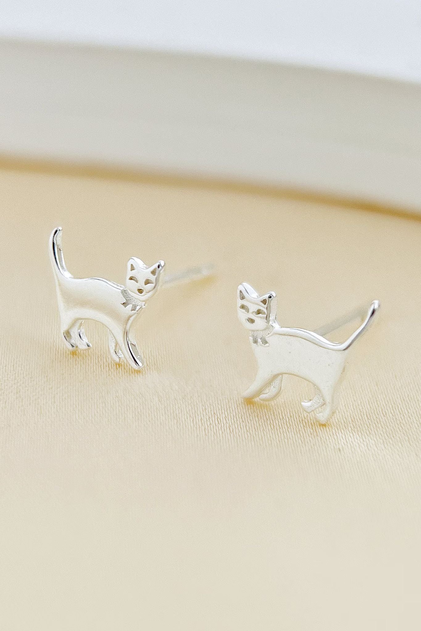 sterling-silver-cat-studs-in-silver