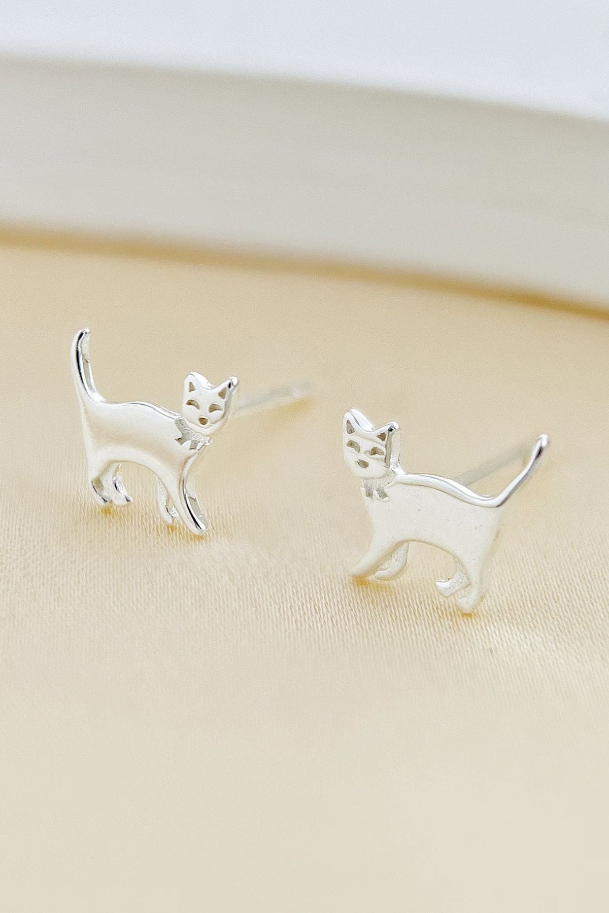 sterling-silver-cat-studs-in-silver