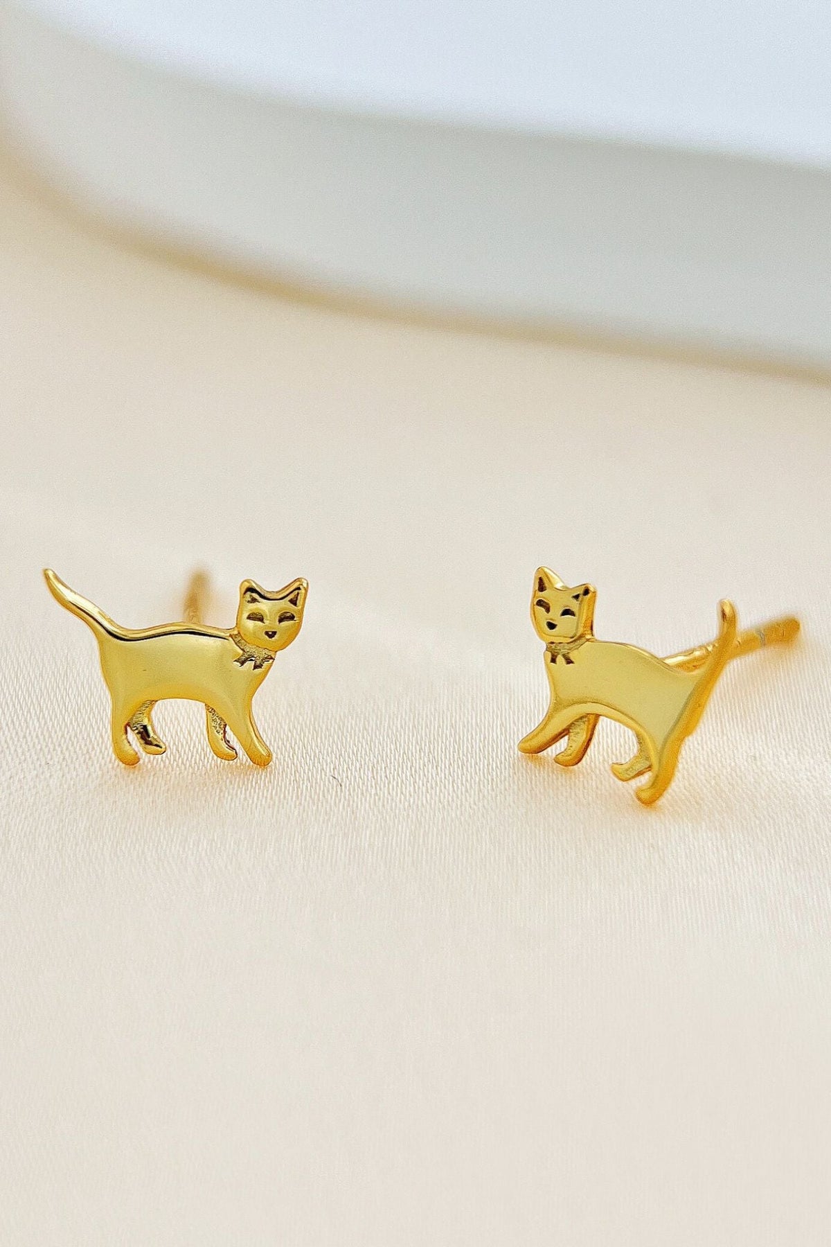 sterling-silver-cat-studs-in-gold