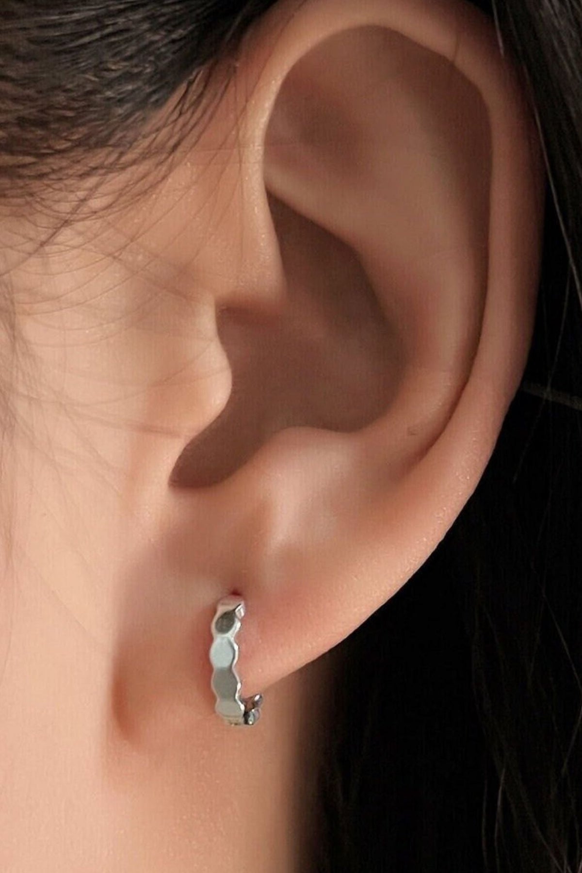 sterling-silver-honeycomb-huggie-hoops-in-silver-model