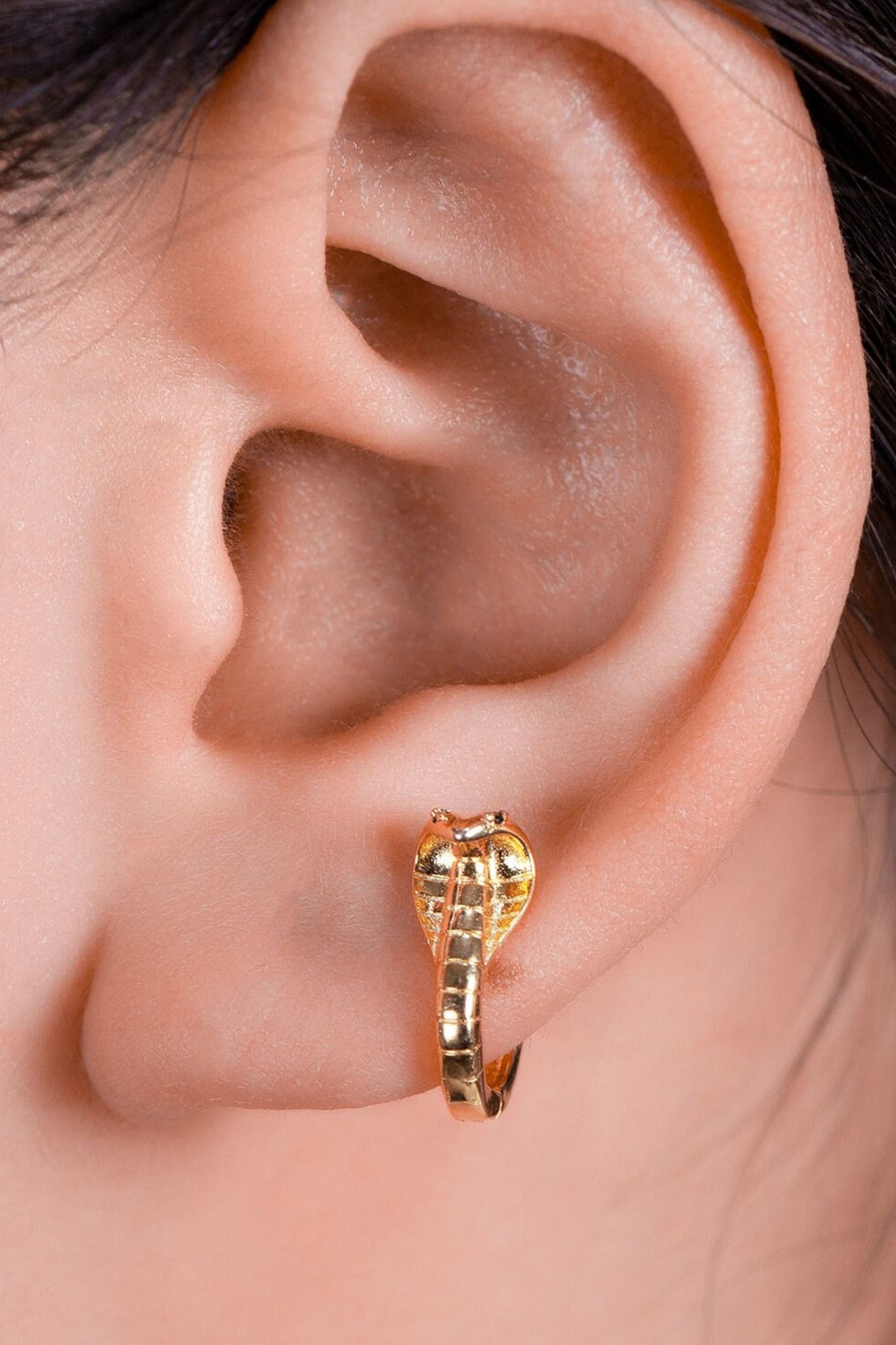 cobra-snake-huggie-hoops-in-gold-model